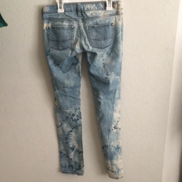 Bullhead tie-dyed skinny jeans - Picture 2 of 4